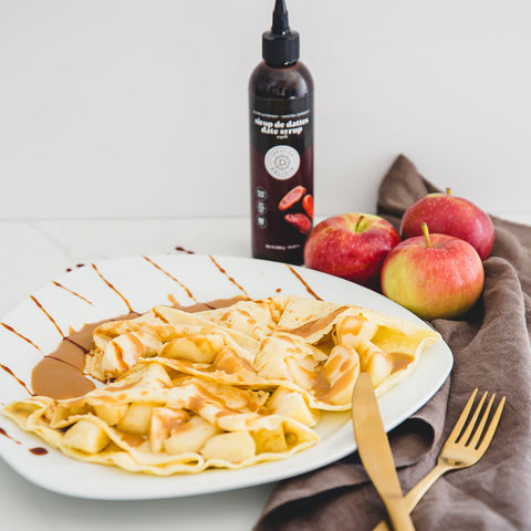 Crêpes aux pommes et sirop de dattes