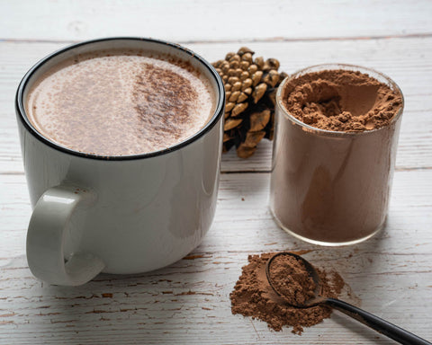 Chocodatte : Le Mélange à Chocolat Chaud Parfait pour Toute la Famille